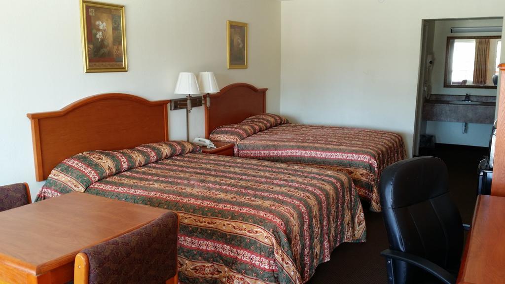 Cajun Inn Shreveport Room photo